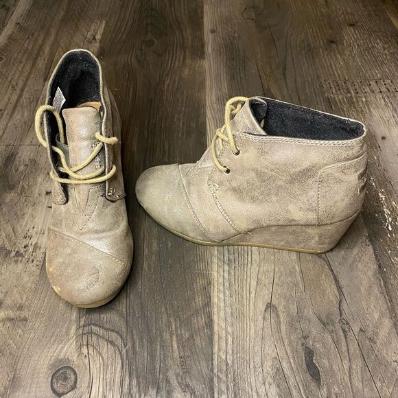 Tom Shimmer Suede Lace Up Bootie Wedges Size 6 - Picture 1 of 2